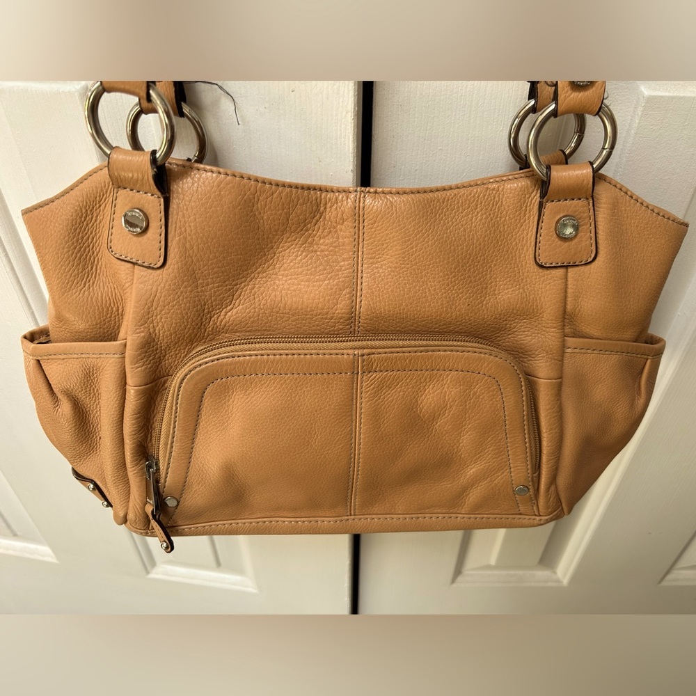 Tignanello All Leather Camel Brown crafted Elegance & Functionality! Shoulderbag